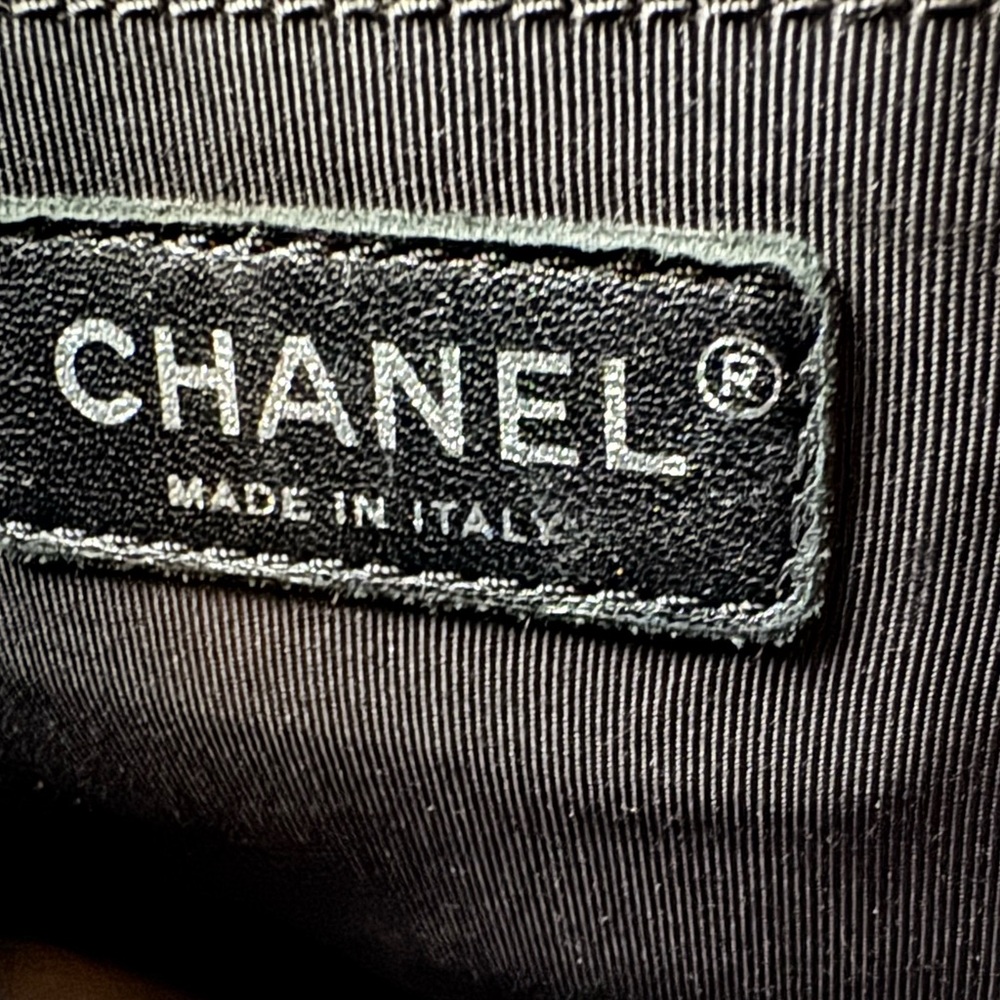 Chanel 17C Ring My Bag Tote in Black calfskin with silver hardware - Picture 11 of 13